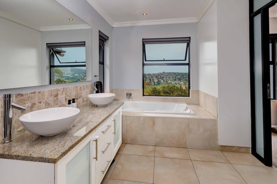 4 Bedroom Property for Sale in Van Riebeeckshof Western Cape